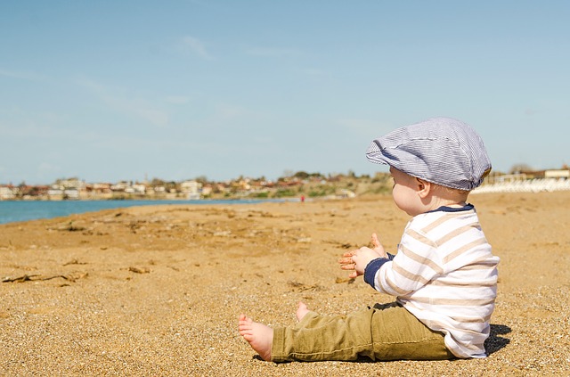 bambino spiaggia mare